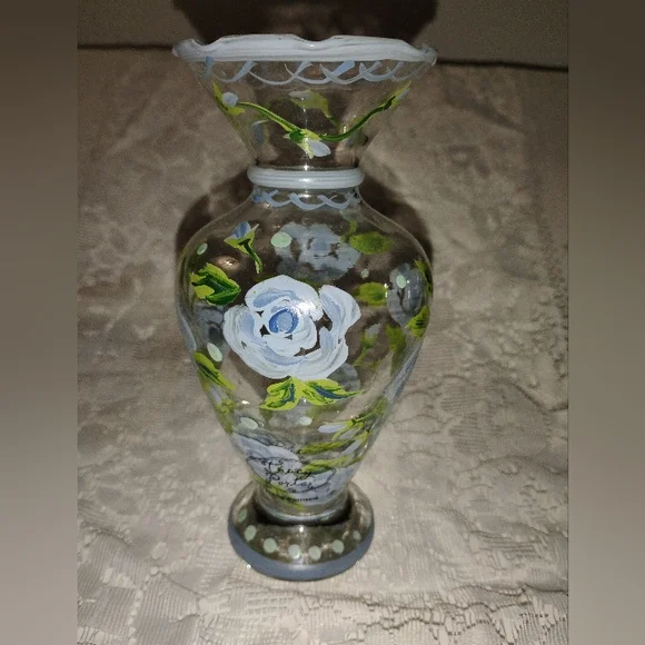 Tracey Porter handpainted glass vase. Vintage collectable blue flowers - Picture 2 of 7